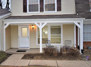 32 Red Oak Trl, Cary, IL 60013