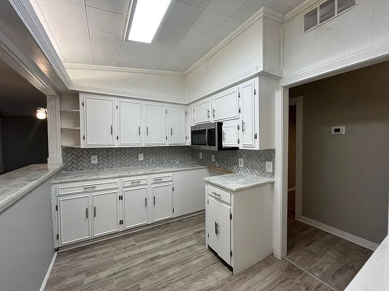 3309 Mahan Dr — Photo 14
