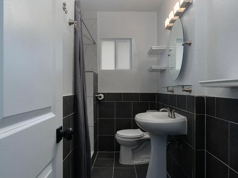 4016 Titanic Ave — Photo 13