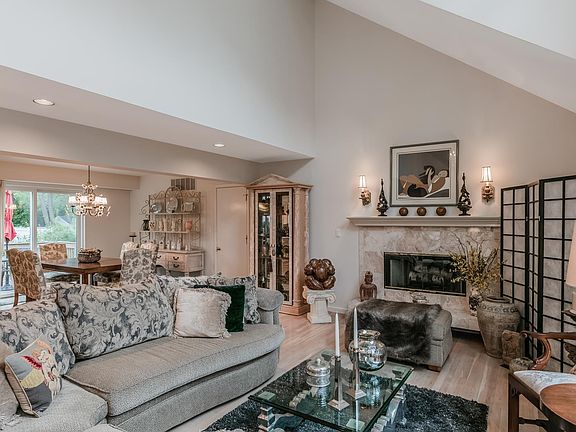 5th image of 4 Country Ln