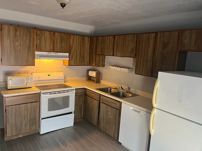 1412 Bermuda Ct — Photo 6