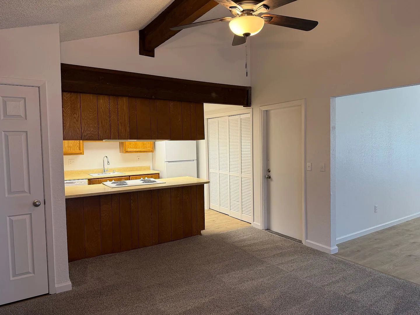 Fair Oaks 2bd/2ba Duplex with Garage — Photo 4