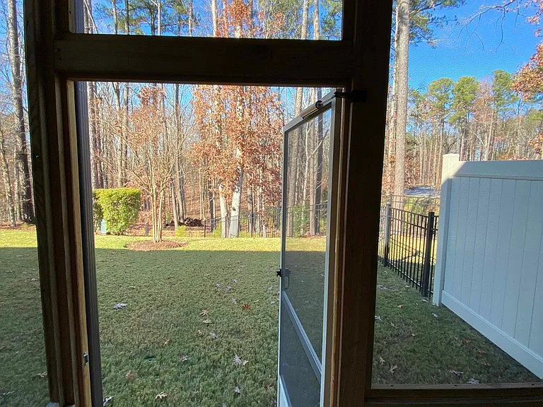 817 Rymark Ct — Photo 22