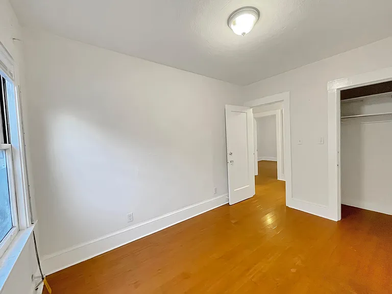 2450 Parker St — Photo 10