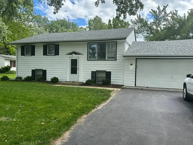 15647 W Birchwood Ln — Photo 38