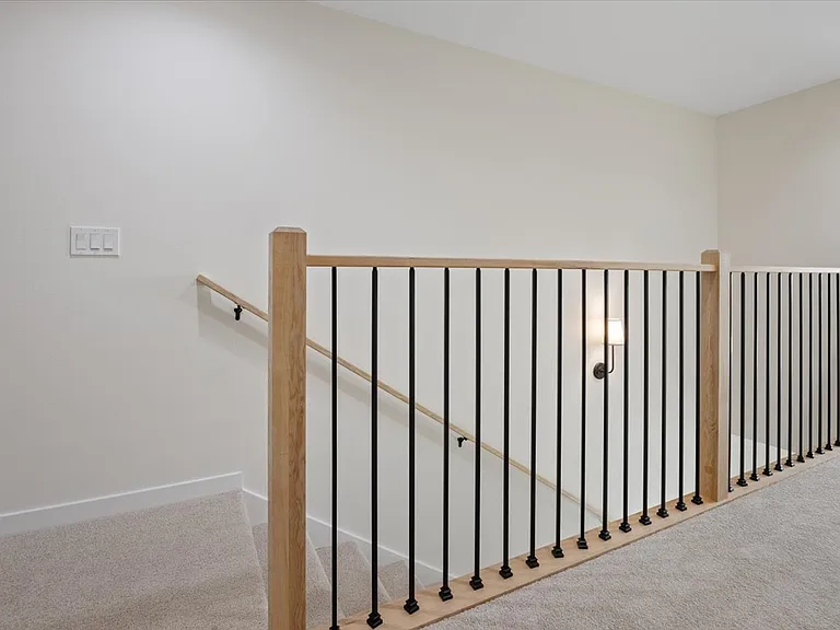 717 E Lacrosse Ave #1 — Photo 14