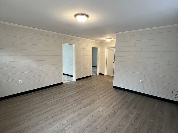3rd image of 208 Harper St