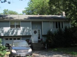 6 Padelford Dr, Berkley, MA 02779
