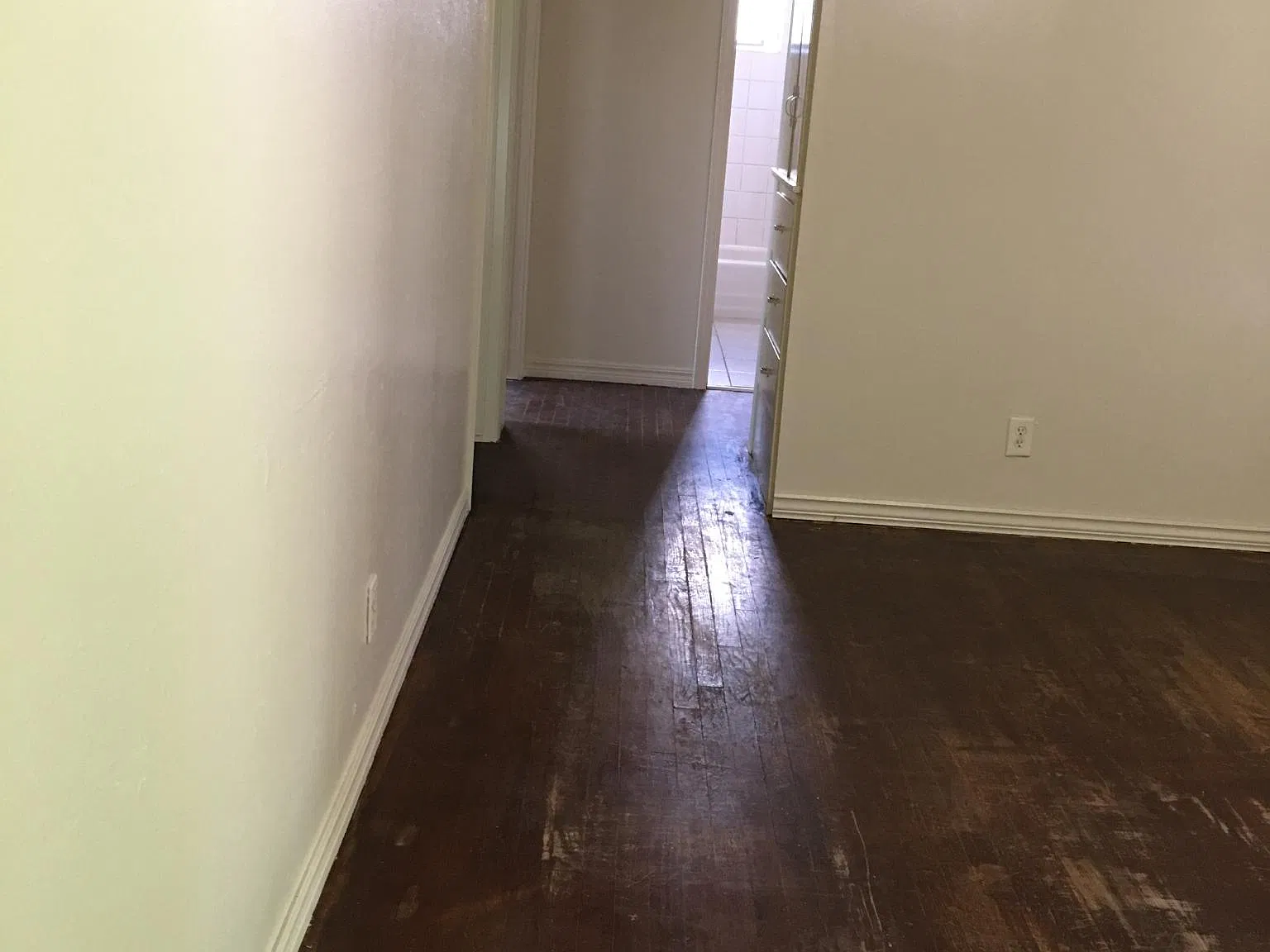 3 bed, 1000 sqft, $995 — Photo 3