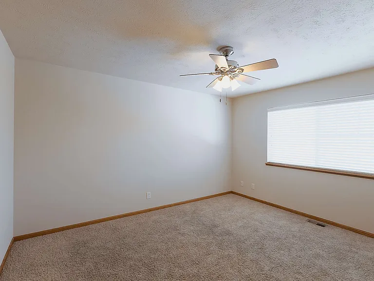 8815 Venice Ln — Photo 24