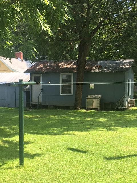 2nd image of 709 Don Ave