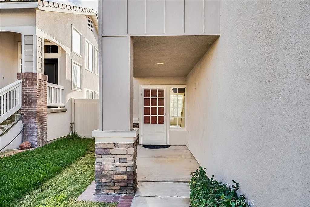 4 bed, 2.5 bath, 1980 sqft, $5,200 — Photo 4