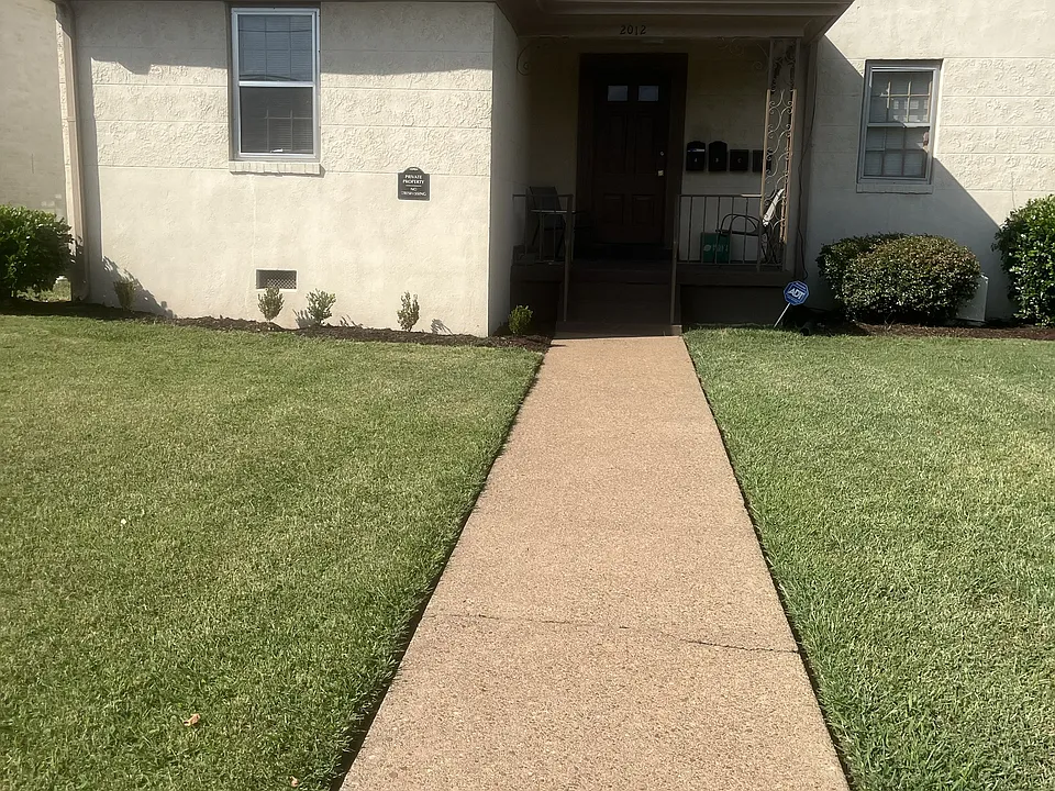 2012 Clifton Ave #B