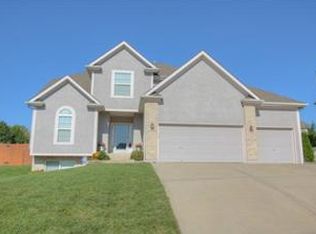 8000 N Mattox Ave, Kansas City, MO 64151