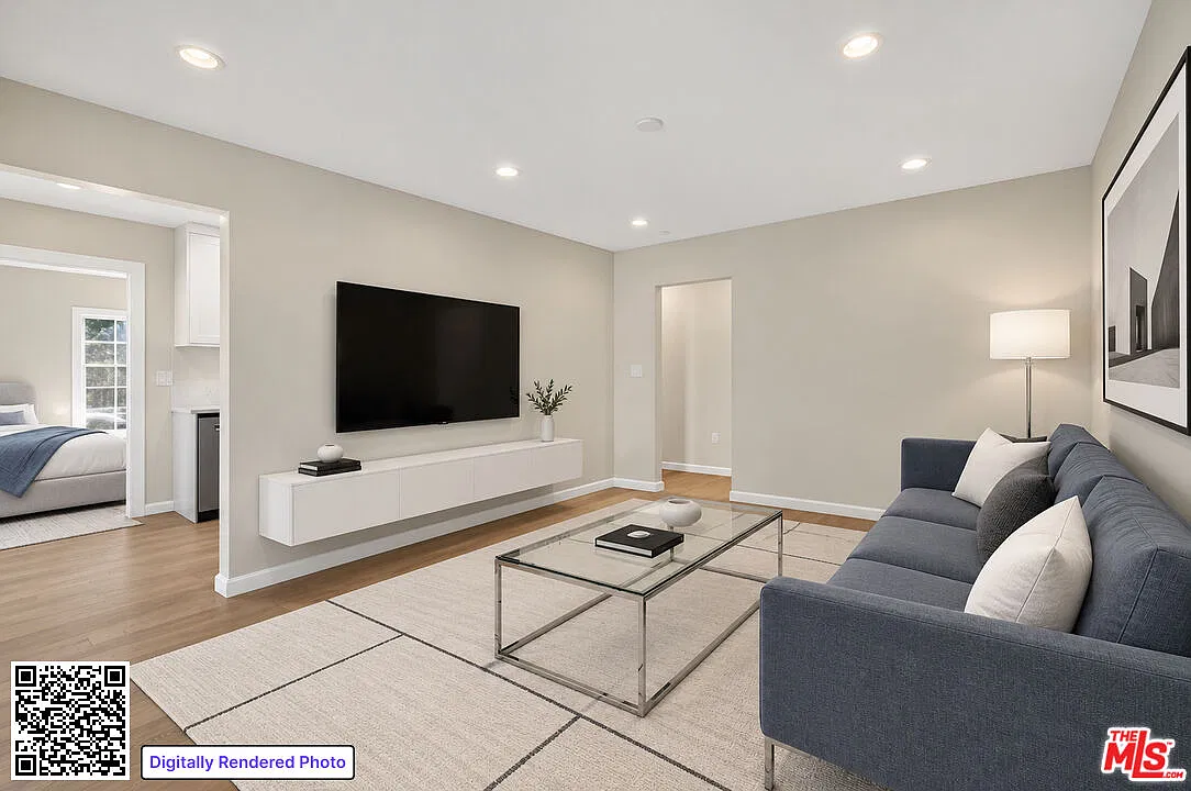 3 bed, 1.0 bath, 850 sqft, $3,350 — Photo 1