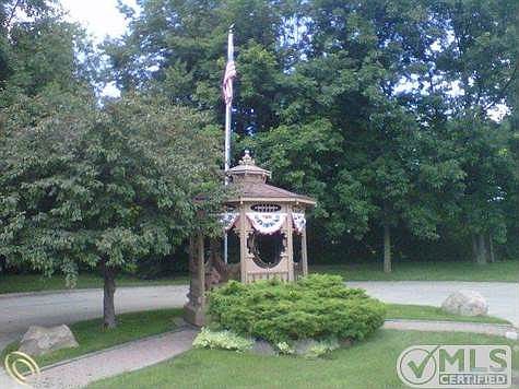 Country Oaks Gazebo, summer.jpg