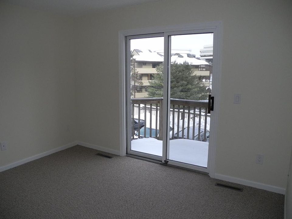 sliding doors into balcony from bedroom