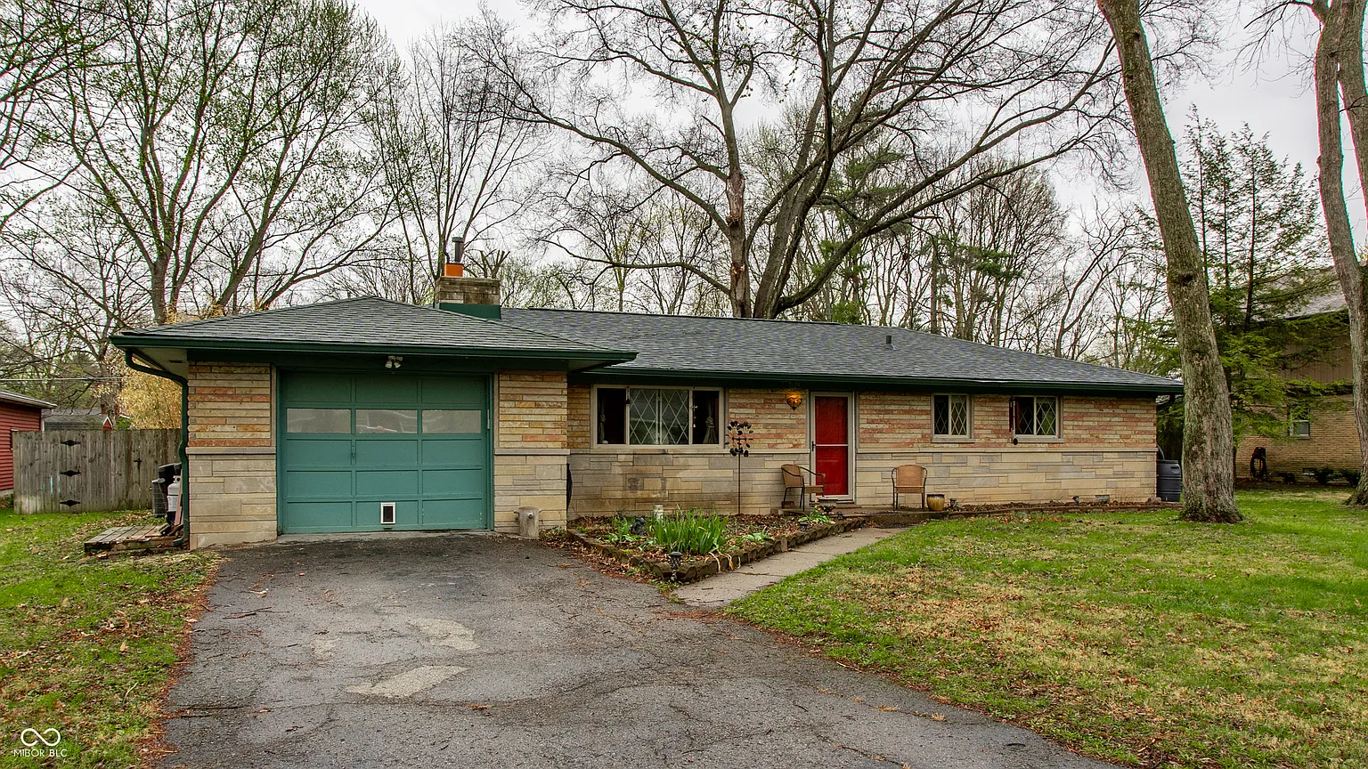 7625 Station St photo 1