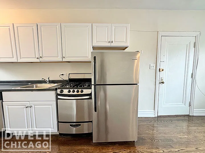 644 W Roscoe St #1N — Photo 8