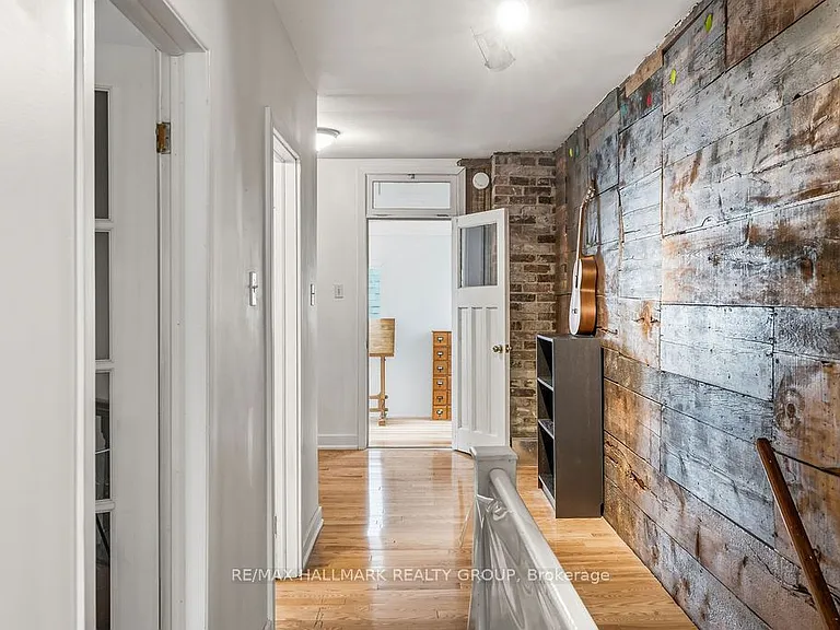 439 Kent St — Photo 22
