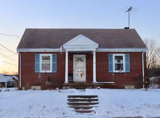 7 Grosstown Rd, Stowe, PA 19464