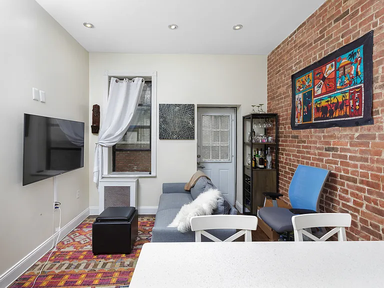 210 W 88th St #1G — Photo 2