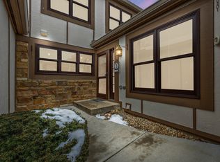 1013 Wheaton Oaks Dr, Wheaton, IL