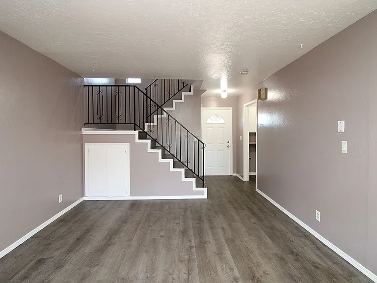 1120 SE Baseline St #1-4 — Photo 5