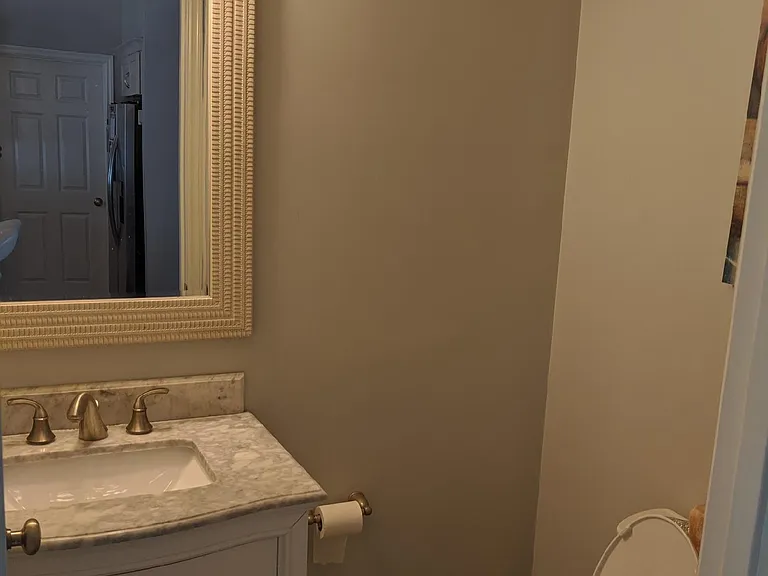 28 Parker St #B — Photo 13