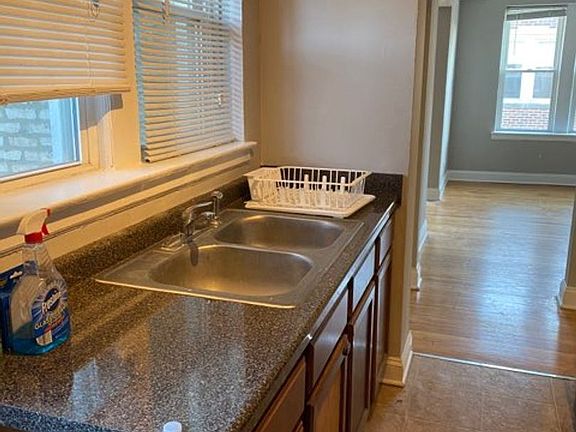 5th image of 7340-50 N Damen Ave #10039574