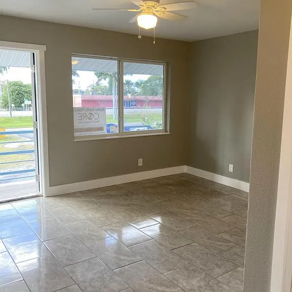 278 S Lake Ave #4 — Photo 5