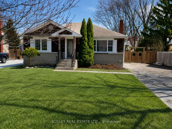 8 Pearce Ave, Saint Catharines, ON L2M 2L8