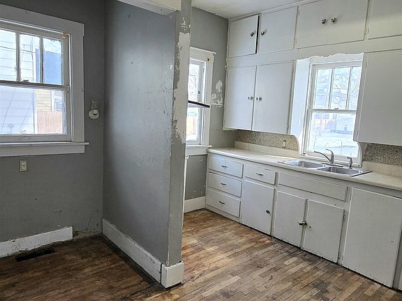 5th image of 106 N West Pl