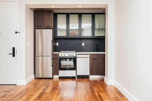 Rented by Nooklyn NYC LLC | media 31