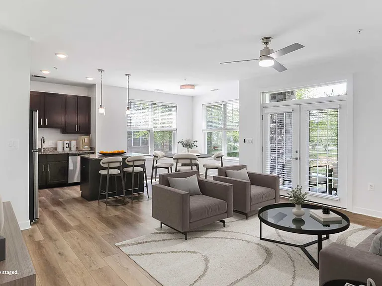 Avanti Luxury Apartments — Photo 3