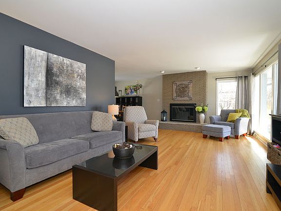 3rd image of 6837 N Santa Monica Blvd