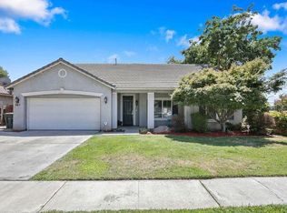 947 W Russell Ave, Visalia, CA 93277