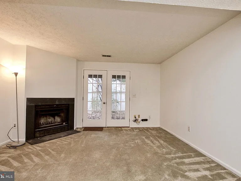 1915 Belmont Ridge Ct — Photo 23