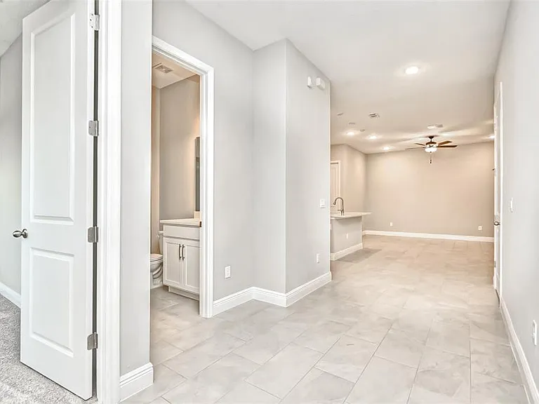 2941 Voyager Ave — Photo 2