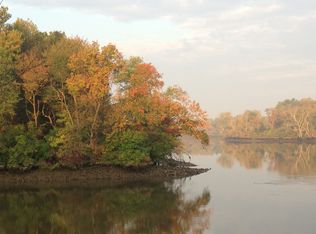 8 Island Rd, Bridgeport, NJ 08014