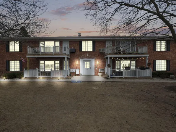 612 Laurel Lake ROAD #8, Thiensville, WI 53092