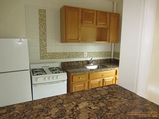 Rented by aptsandlofts.com | media 14