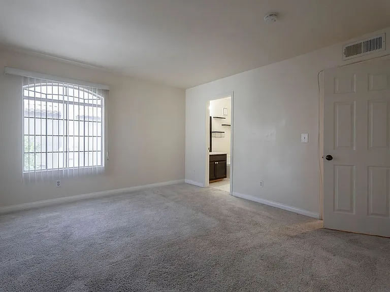 8217 Diamond Star Ct — Photo 29
