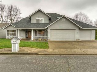 353 McLaughlin Dr, Woodburn, OR 97071