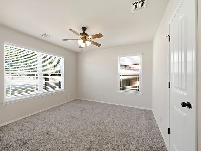 14738 Courtney Dr — Photo 16