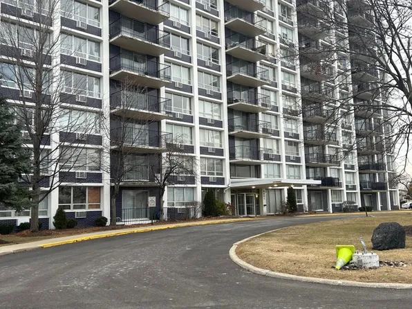 8801 W Golf Rd APT 11I, Niles, IL 60714