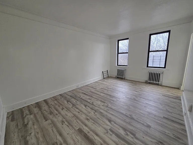 45 E Mosholu Pkwy N #3D — Photo 1