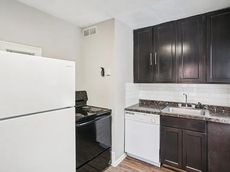 Buckhead Townhomes and Gardens — Photo 32