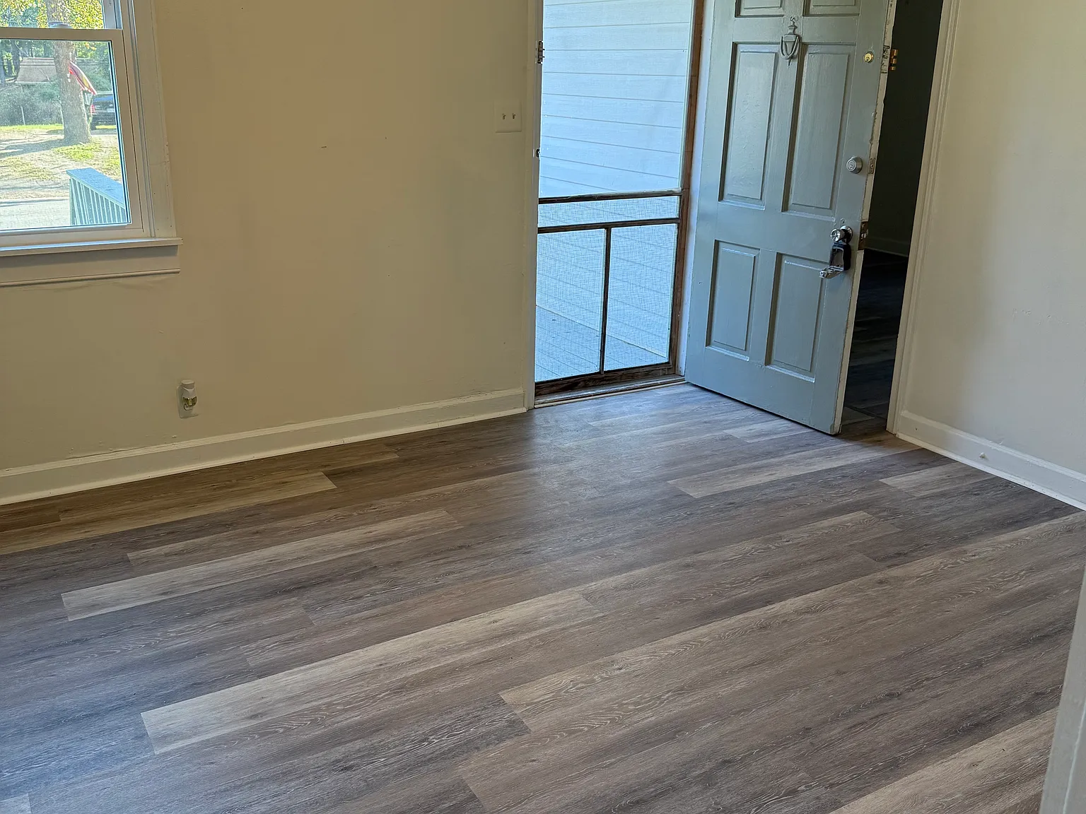 3 bed, 712 sqft, $2,000 — Photo 4