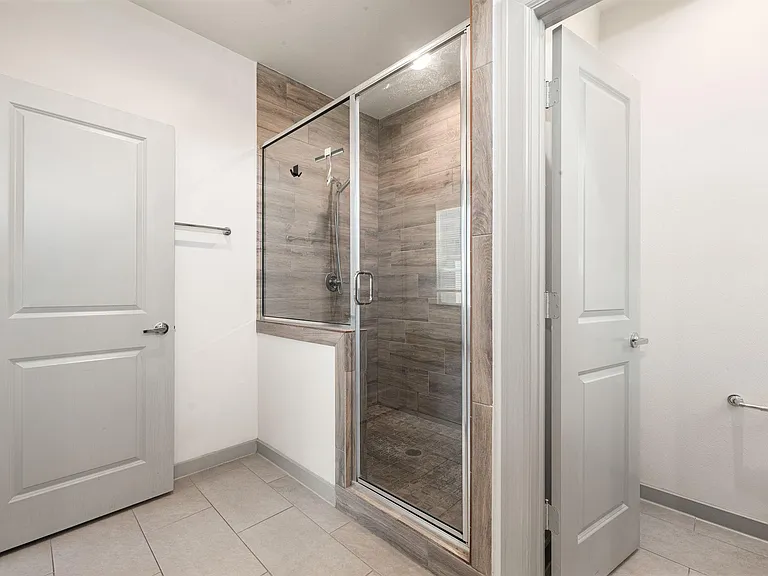 725 N Emile St — Photo 21